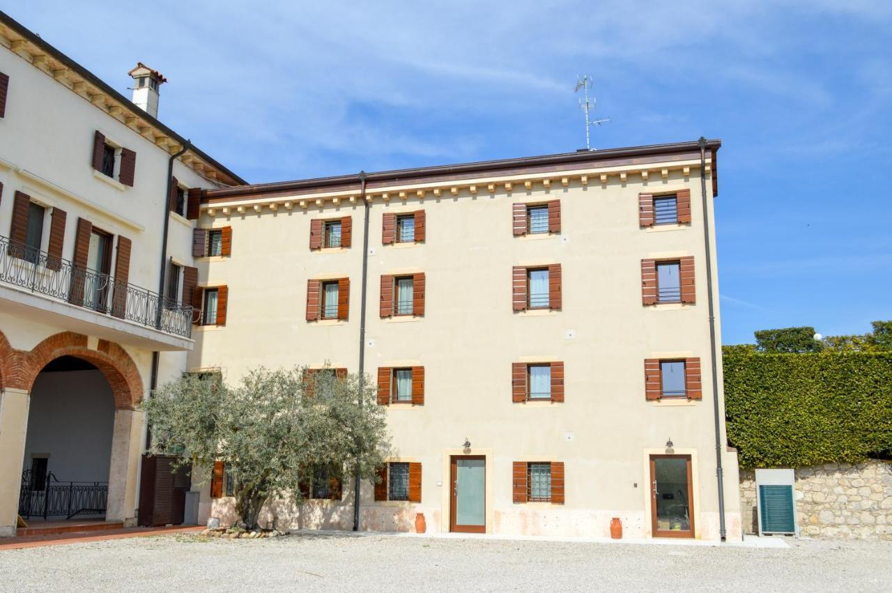 Verdeolivo 1876 - Apartments & Pool Mezzane di Sotto Exterior foto